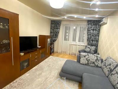 квартира за адресою Срібнокільська вул., 24