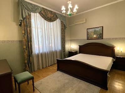 квартира за адресою Обсерваторна вул., 10