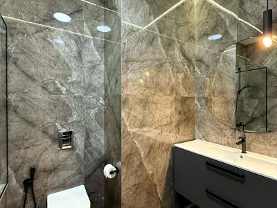 квартира за адресою Салютна вул., 2к21