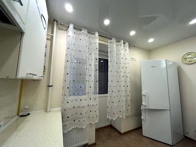 квартира за адресою Академіка Лебедєва вул., 1