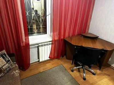 квартира за адресою Срібнокільська вул., 8