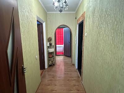 квартира за адресою Івана Миколайчука вул., 12