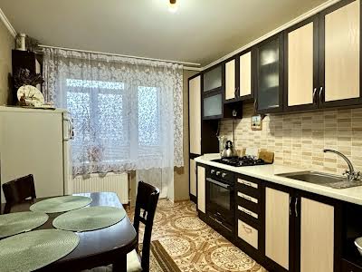 квартира за адресою Степана Бандери вул. (Попова), 31а