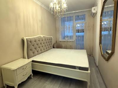 квартира за адресою Драгоманова вул., 2б