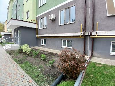 комерційна за адресою Білокур вул. (Курська), 4-А, 4-Б, 4-В, 4-Г