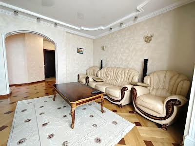 квартира за адресою Осіння вул., 33