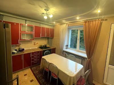 квартира за адресою Степана Бандери вул., 49/2