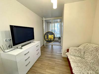 квартира за адресою Зарічна вул., 4