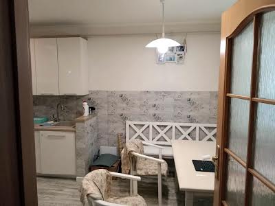 квартира за адресою Академіка Степана Рудницького вул., 31