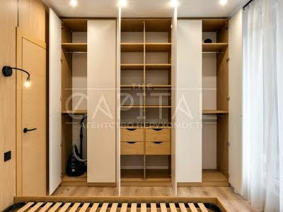 квартира за адресою Регенераторна вул., 4 к15