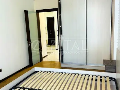 квартира за адресою Регенераторна вул., 4