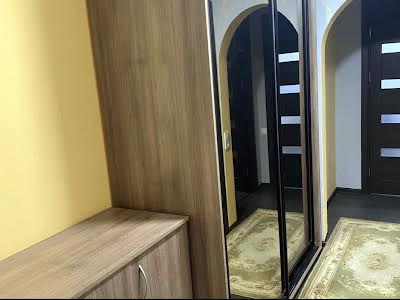 квартира за адресою Добровольців пров., 4