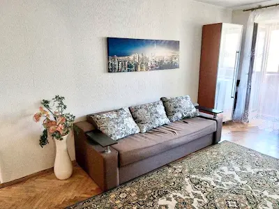 квартира по адресу Салютная ул., 20