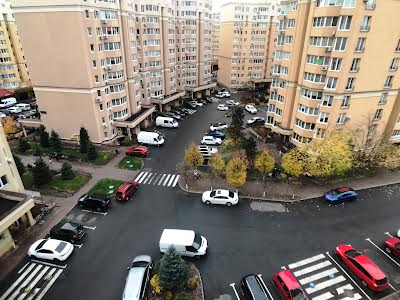 квартира за адресою вул. Толстого, 80