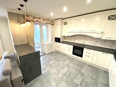 квартира за адресою Ревуцького вул., 5