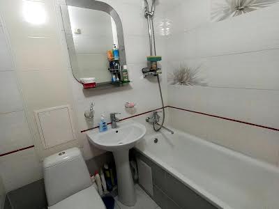 квартира за адресою Космонавтів вул., 17