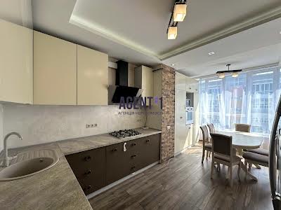 квартира за адресою Миру вул., 15-А