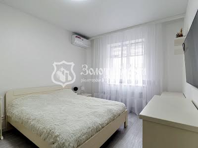 квартира за адресою Соборна вул., 103/21
