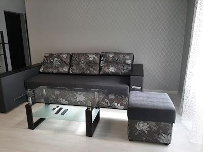 квартира за адресою Левка Лук'яненка вул. (Василя Жуковського), 16, 18, 20, 24