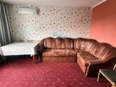 квартира за адресою Ревуцького вул., 8