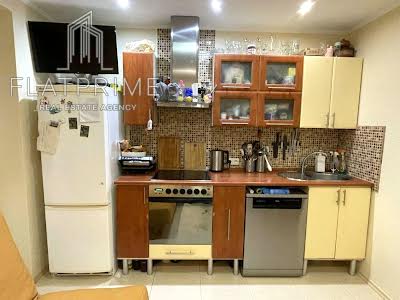 квартира за адресою Анни Ахматової вул., 35