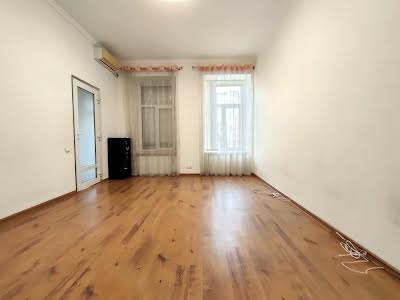 коммерческая по адресу Троицкая ул., 7