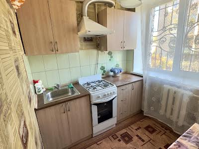 квартира за адресою Космонавтів вул., 3