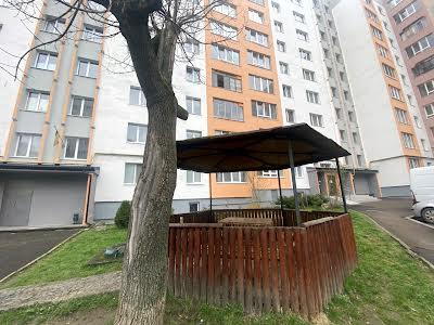 квартира за адресою Кирила Трильовського вул., 27