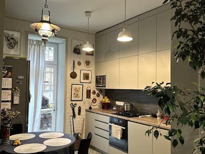 квартира за адресою Шота Руставелі вул., 18
