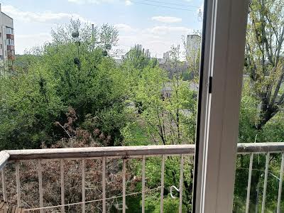 квартира за адресою Михайла Стельмаха вул., 6