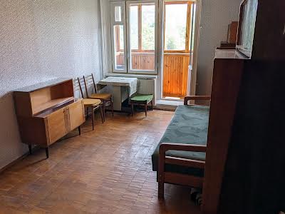 квартира за адресою Миколи Ушакова вул., 6