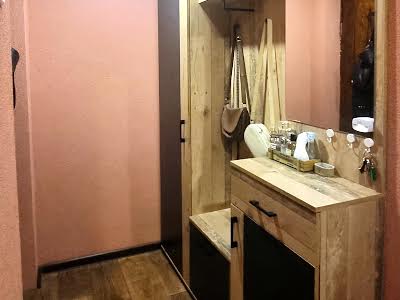 квартира за адресою Привокзальна вул., 10