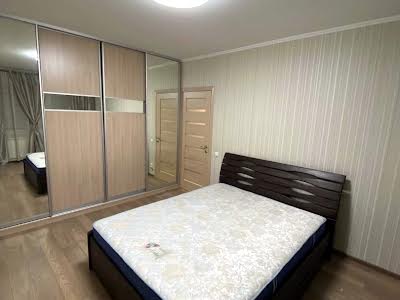 квартира по адресу Ревуцкого ул., 42-А