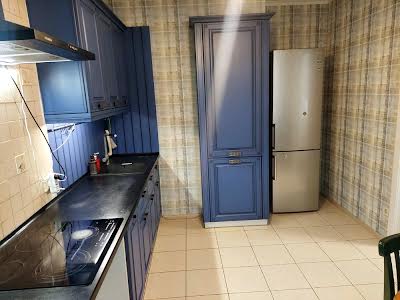 квартира за адресою Авіаконструктора Ігоря Сікорського вул. (Танкова), 4-Б