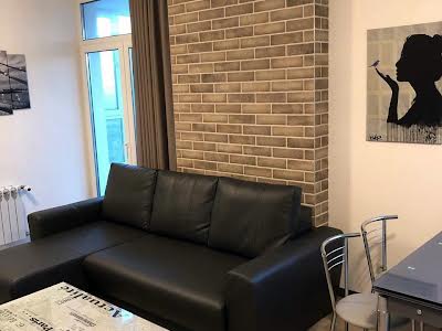 квартира за адресою Петропавлівська вул., 40