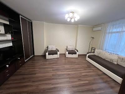 квартира за адресою Анни Ахматової вул., 22