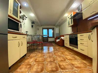 квартира по адресу Лінкольна, 23