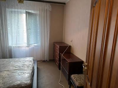 квартира за адресою Ревуцького вул., 18