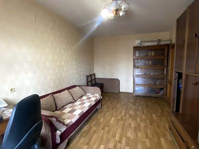 квартира за адресою Ільфа та Петрова вул., 27