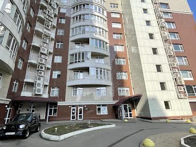 квартира за адресою Антоновіча, 131