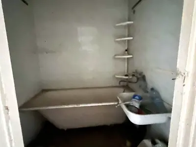 комерційна за адресою Міру, 21