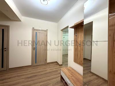 квартира за адресою Грибоєдова, 10
