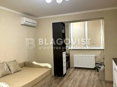 квартира за адресою Автозаводська вул., 93