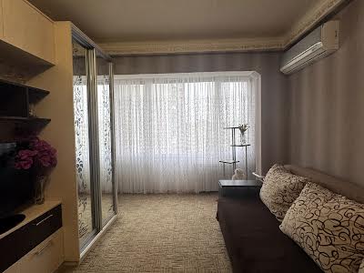 квартира за адресою Микільсько-Слобідська вул., 4б