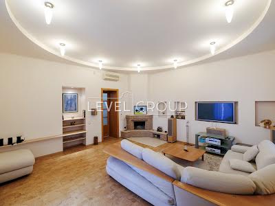 квартира за адресою Алли Горської пров. (Чеслава Бєлінського), 8