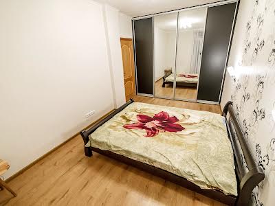 квартира за адресою Регенераторна вул., 4