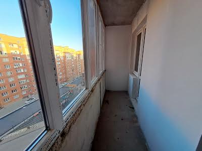 квартира за адресою Степана Бандери просп., 83-Б