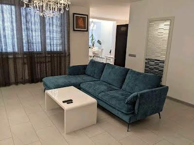 квартира за адресою Саперно-Слобідська вул., 10