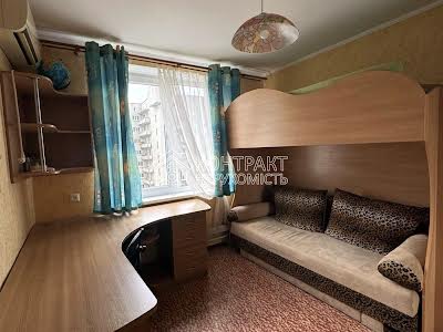 квартира за адресою Поздовжня вул., 3б