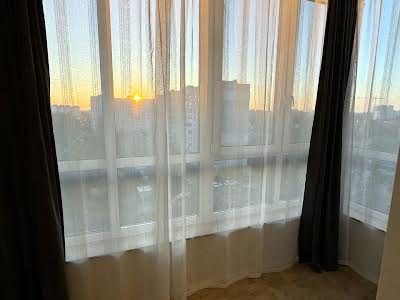 квартира за адресою Домбровського вул., 75